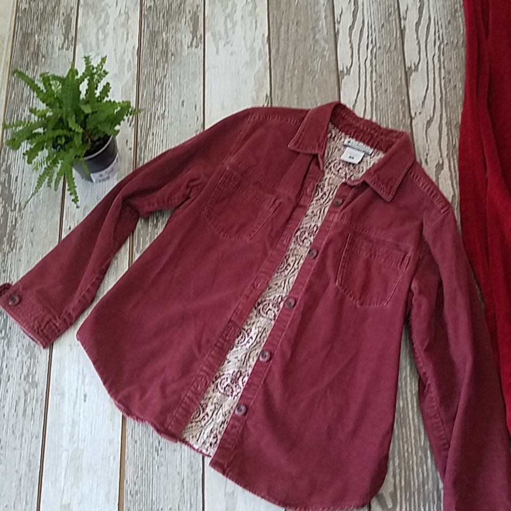 🔥3 for 30🔥Gorgeous lined Corderoy Columbia shirt